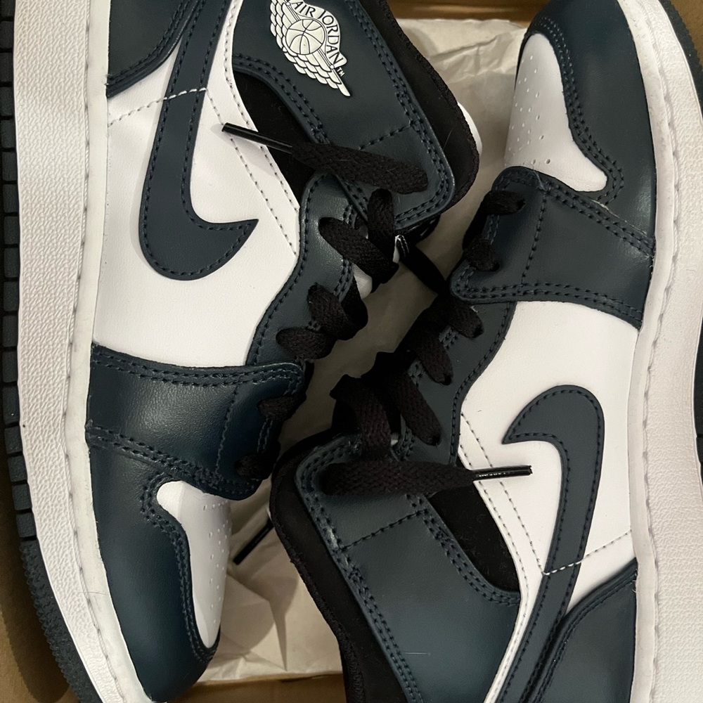 Jordan 1 Mid Armory Navy